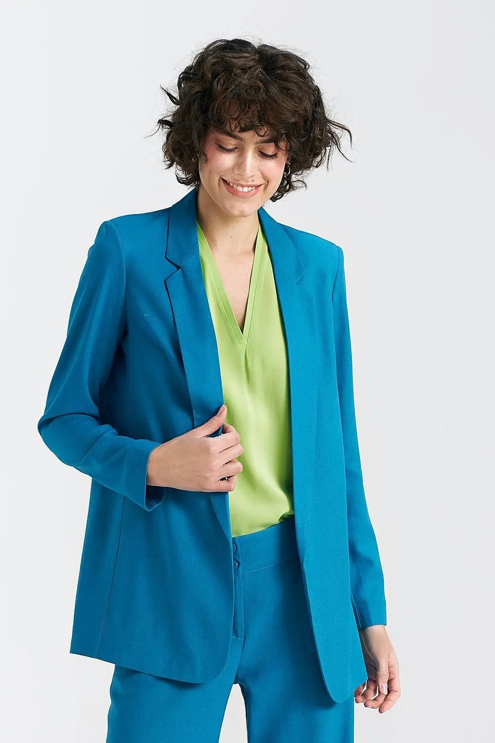 Women's Jacket with Lined Lapels and Shoulder Pads Nife