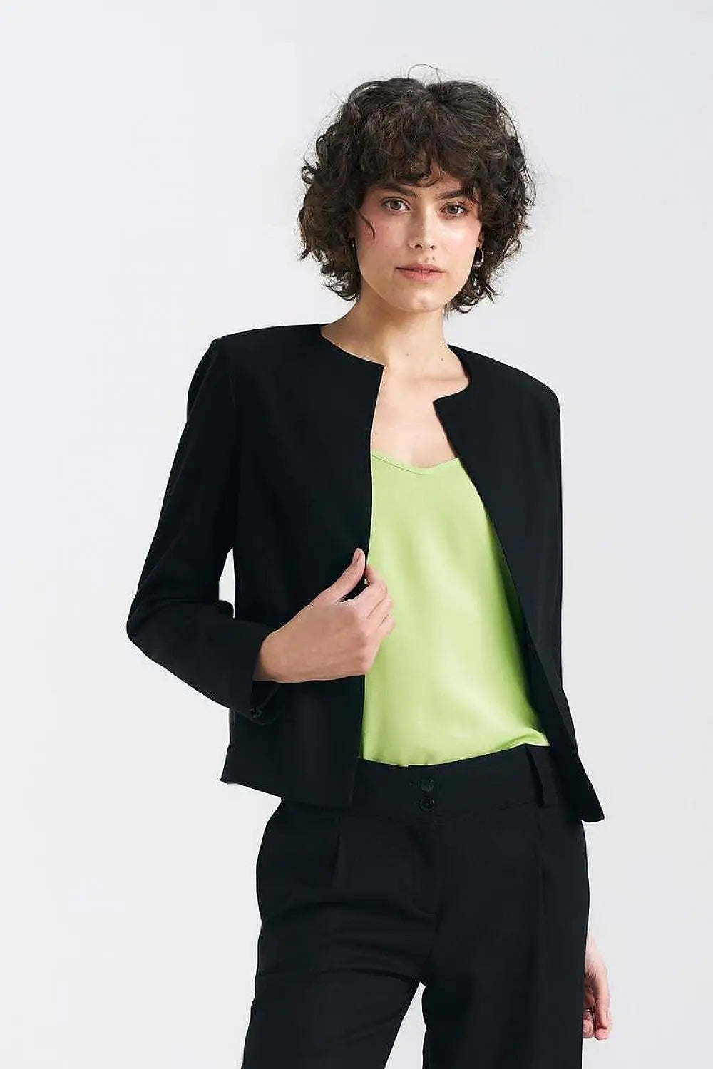 Black Boxy Cut Women's Jacket with Shoulder Pads Nife