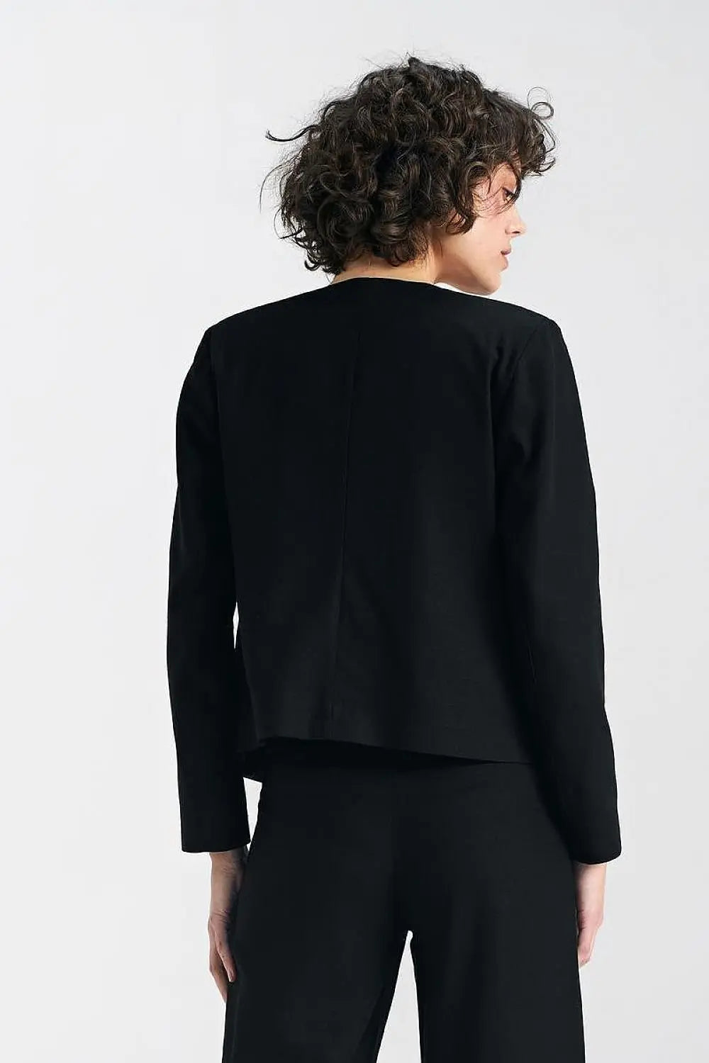 Black Boxy Cut Women's Jacket with Shoulder Pads Nife