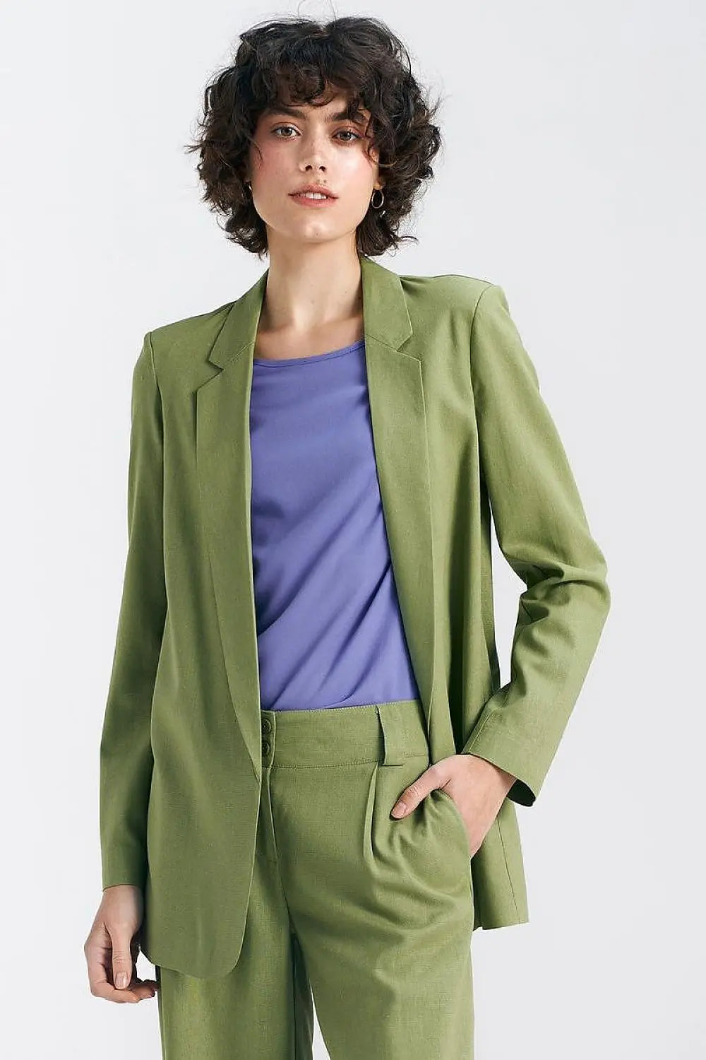 Women's Jacket with Lined Lapels and Shoulder Pads Nife